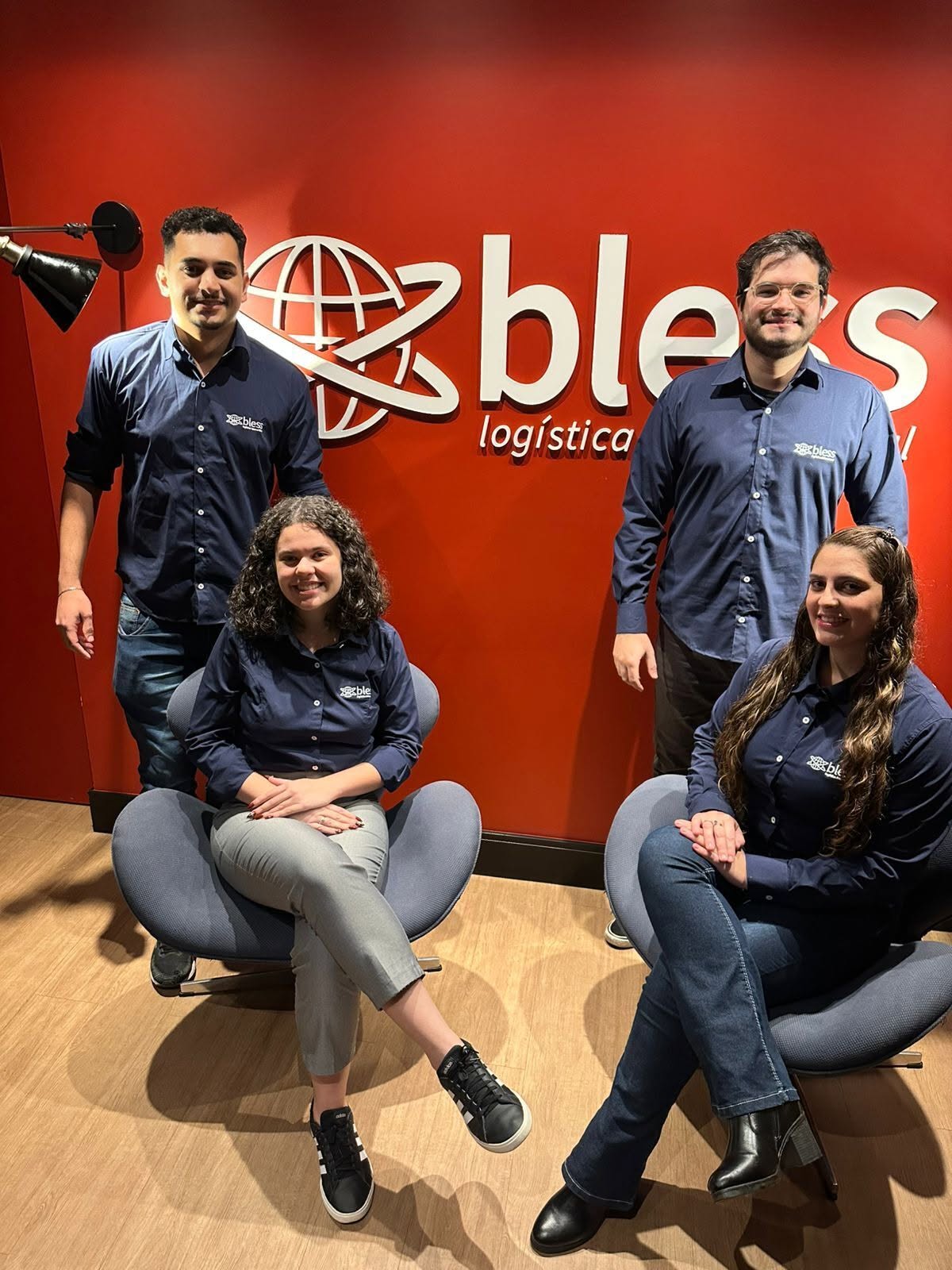 Equipe Bless Logística Internacional na sede